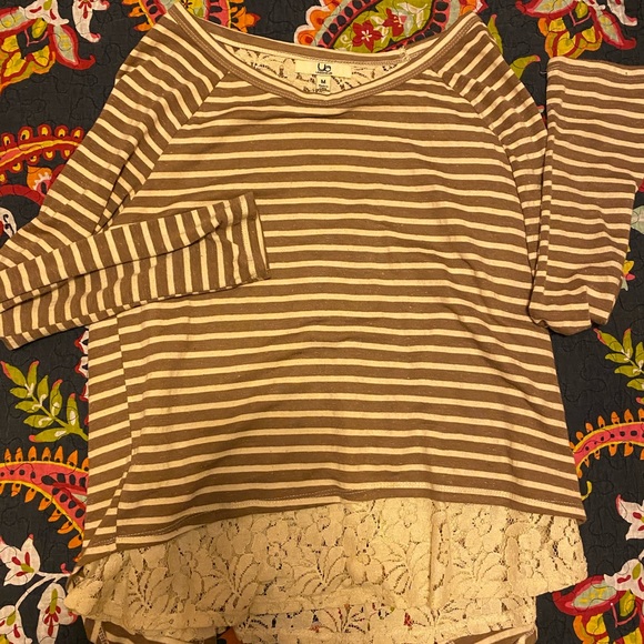 Stripe top from dress up boutique - Picture 1 of 3